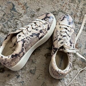 Steve Madden ‘Bertie’ Platform Python Snakeskin Lace Up Tennis Shoes